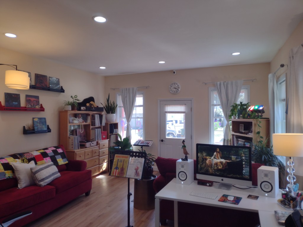 looking toward the front dooor